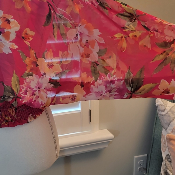 Floral Blouse - Picture 3 of 4